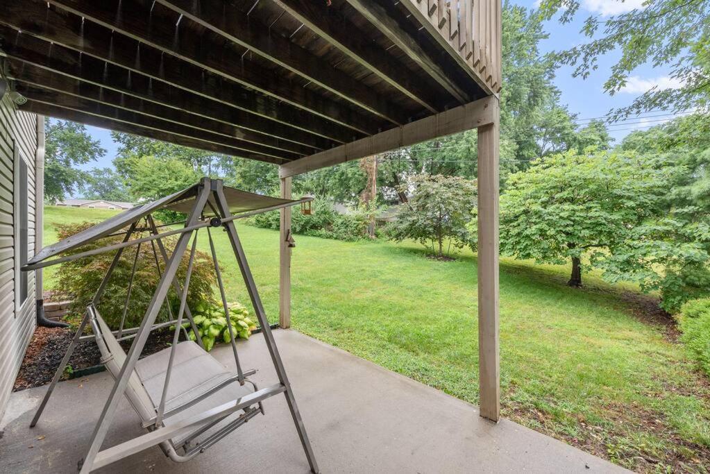 Beautiful Townhome, 11 Minutes To Downtown, Kcmo. Kansas City Exterior foto